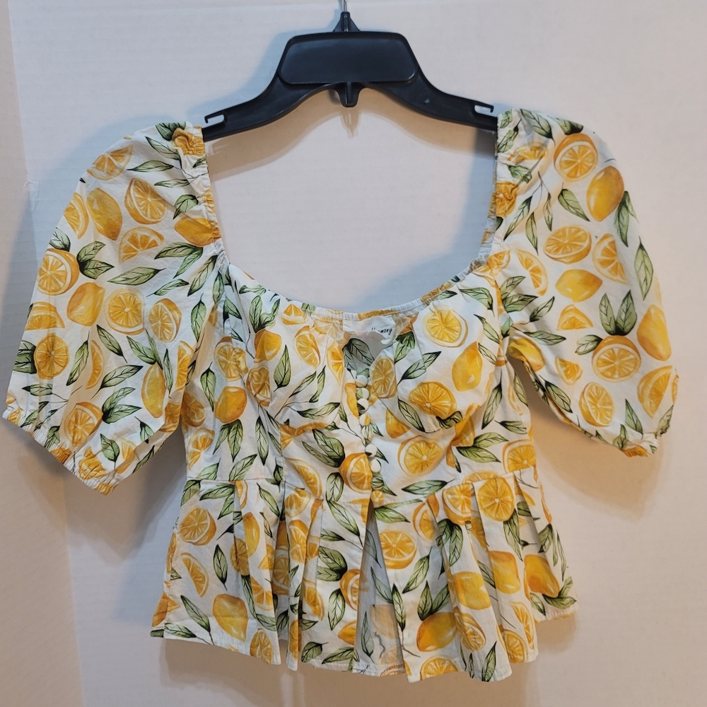 Lemon Print Puff Sleeve Princess Cut Milk Maid Blouse Size Small